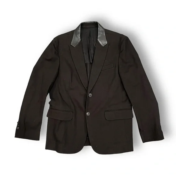 🕶️ Vince Men’s 42R Black Blazer‎ w/ Faux Leather Lapel | Sleek & Cutthroat - Picture 2 of 7